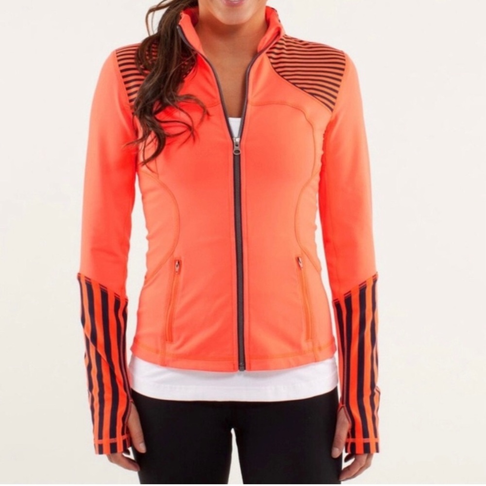 Lululemon Forme Jacket Light Flare / Classic Stripe Light Flare Size 8 EUC